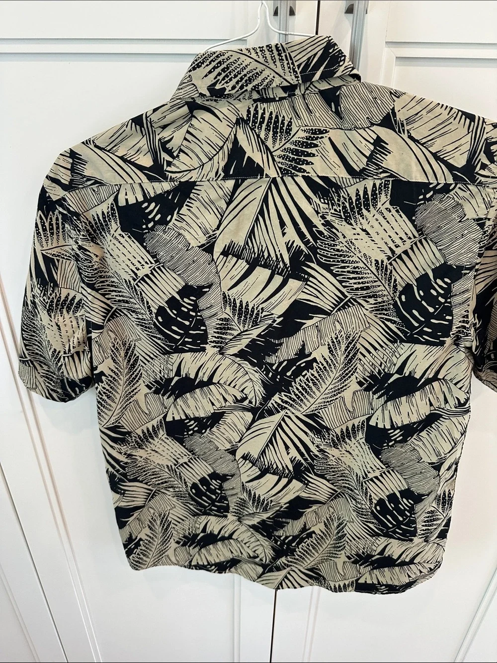 Banana Republic Black and Cream Tropical Print Short-Sleeve Shirt